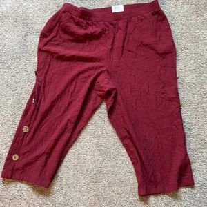 Woven Lightweight Capris
